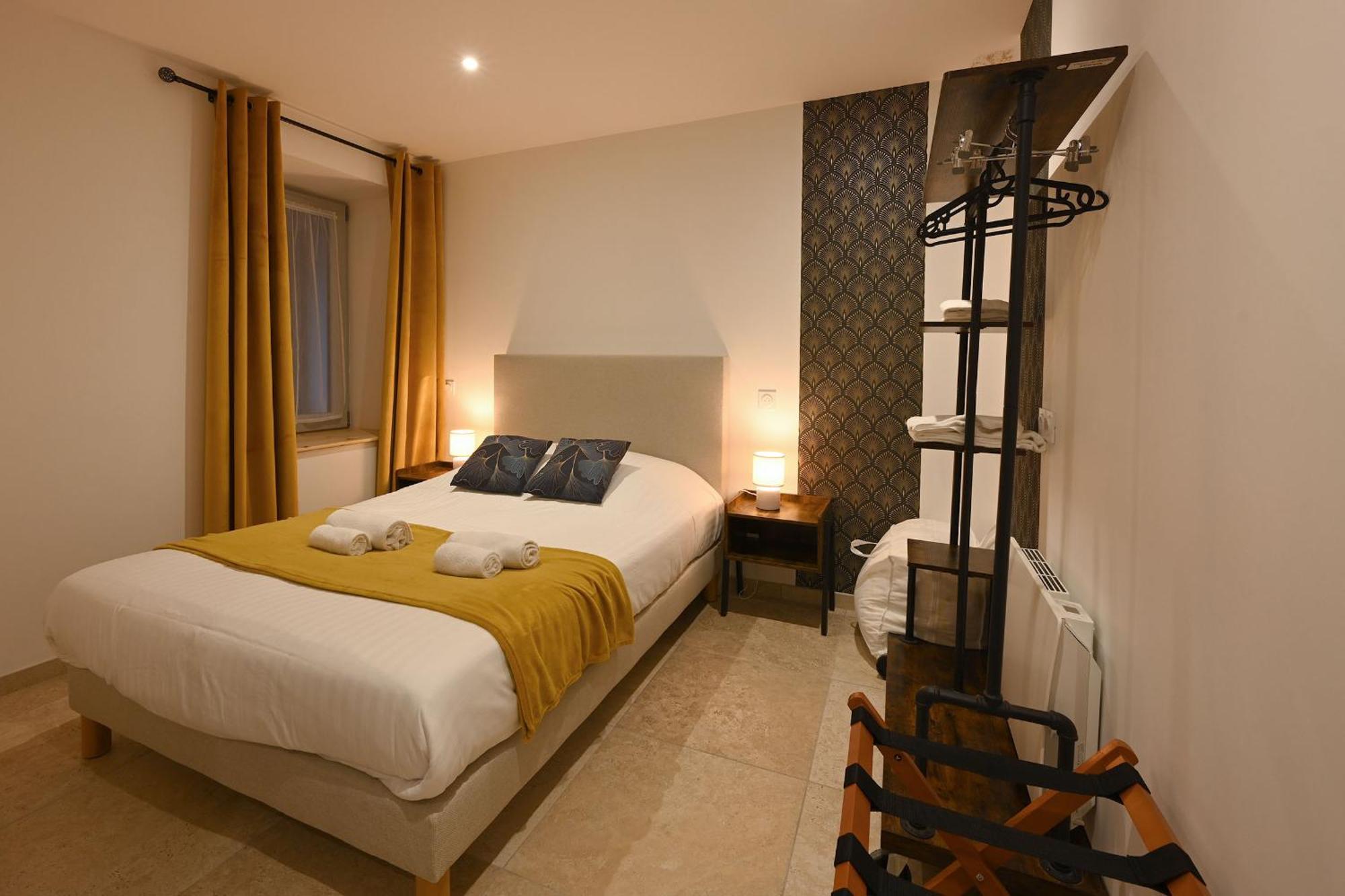 Hotel De La Croisee Poncin Dış mekan fotoğraf
