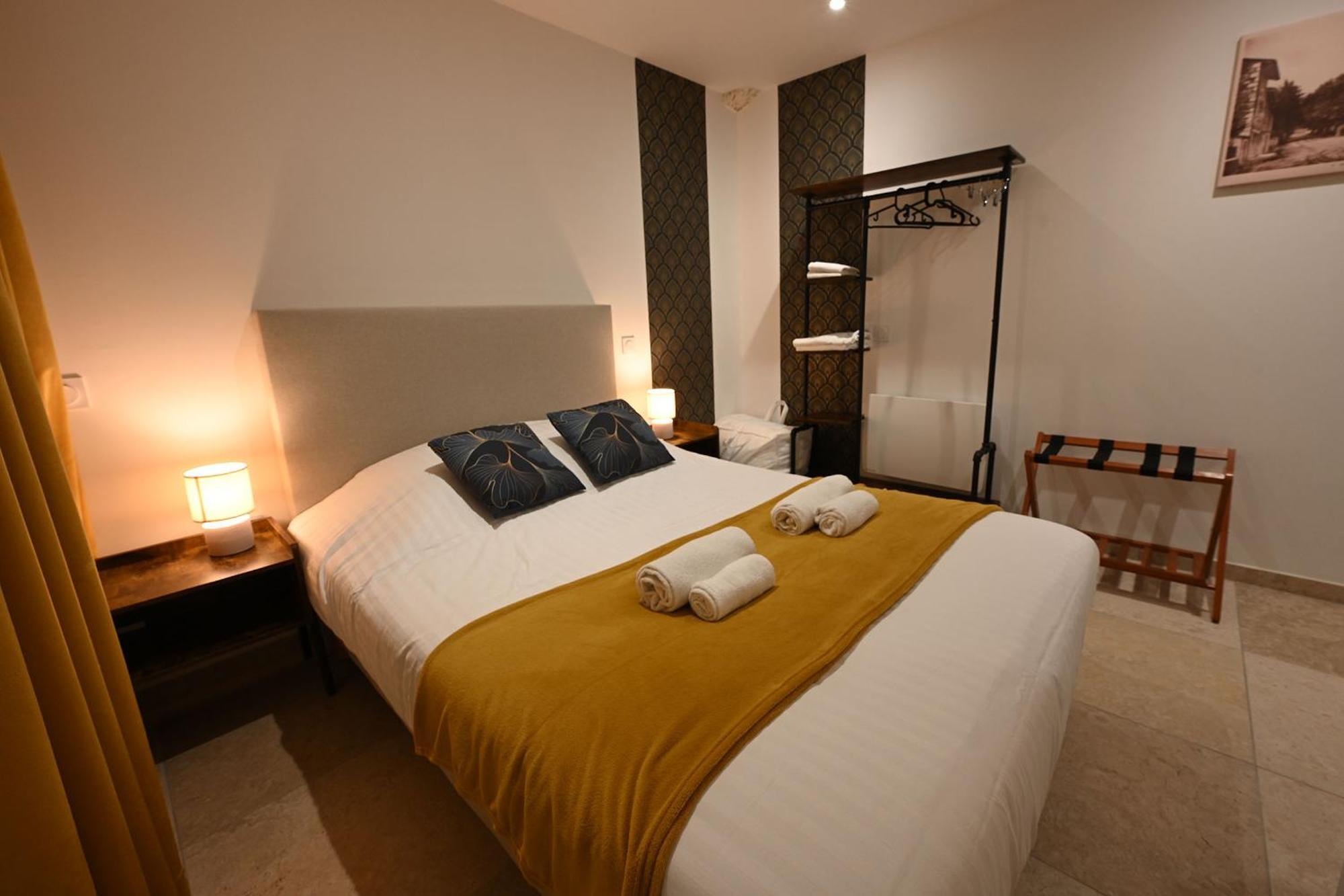Hotel De La Croisee Poncin Dış mekan fotoğraf