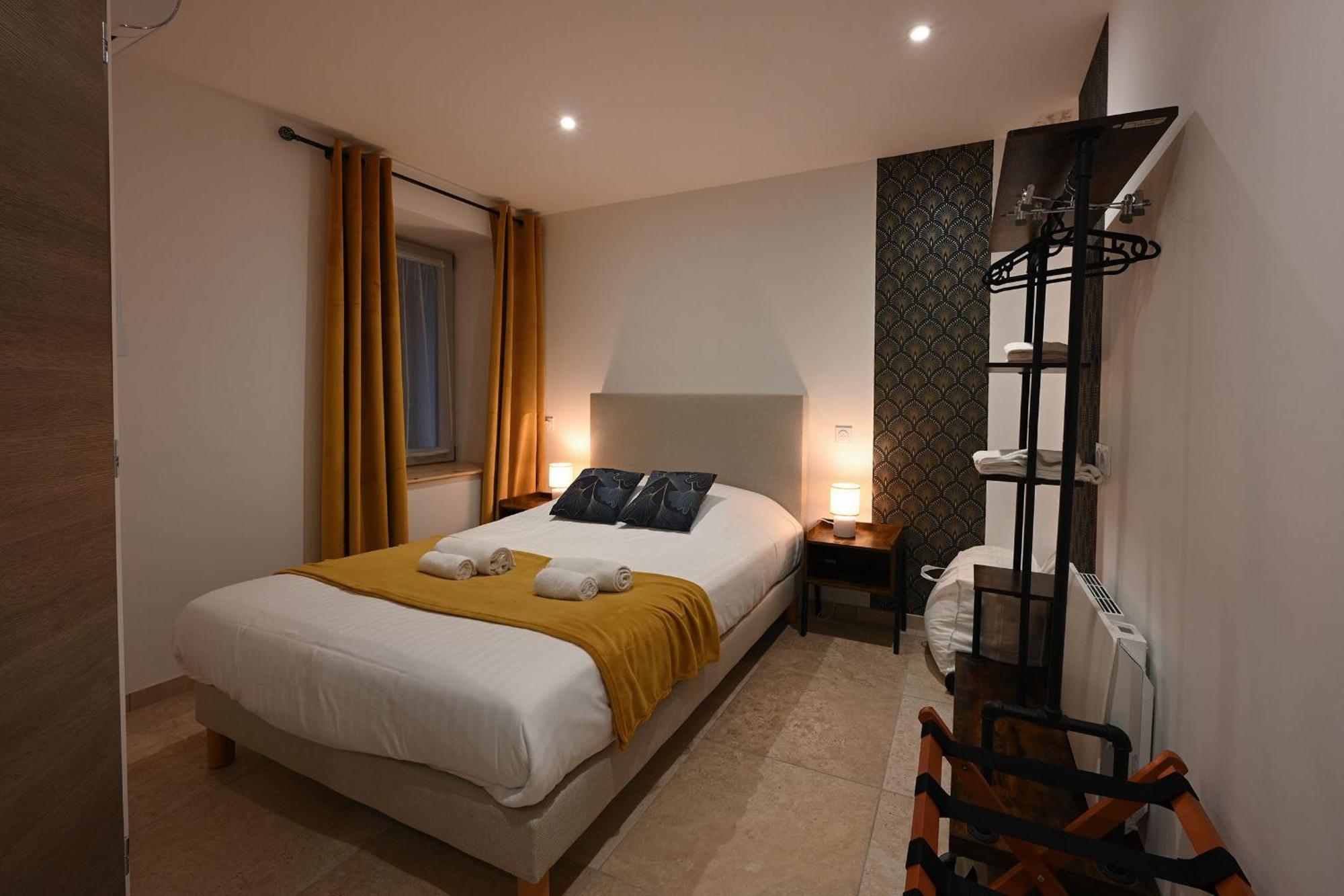 Hotel De La Croisee Poncin Dış mekan fotoğraf